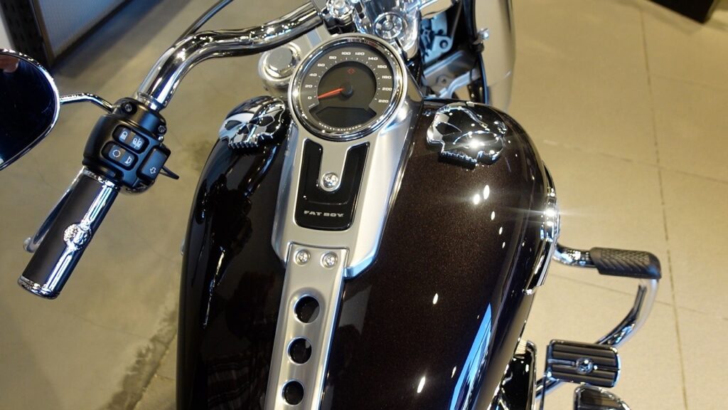 FLFBS】ソフテイルファットボーイ114 ご紹介！ – HARLEY-ZONE